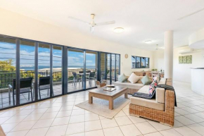 Oceanview Tropical - A Top End Poolside Oasis
